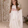 Платье "Натали" в комплекте: ободок, перчатки, сумочка, молочное LS147 